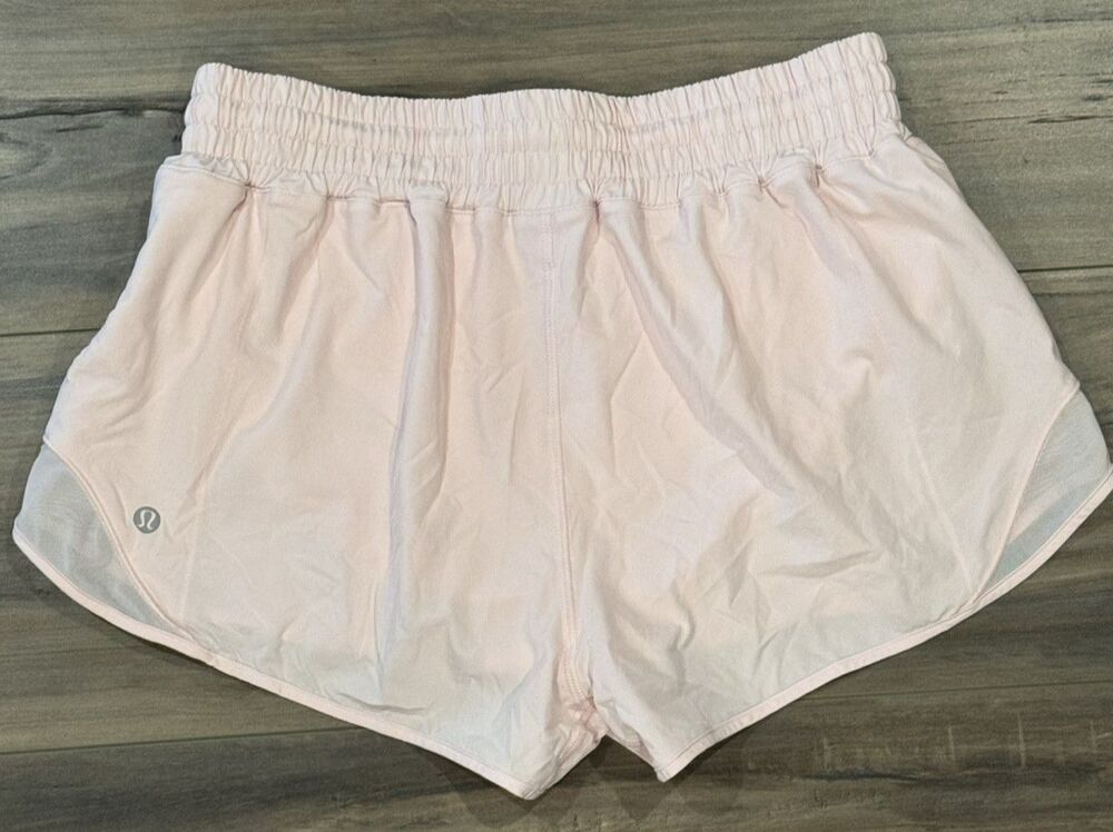 LULULEMON Hotty Hot High-Rise Short  2.5”  Flush Pink  Sz 8